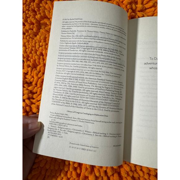 A year of biblical womanhood by Rachel Evans 2012 Paperback Book Bible Studies - Picture 4 of 4